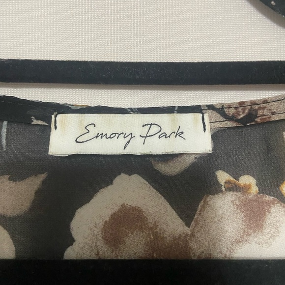 Emory Park LIKE NEW one size open front bold floral print semi sheer kimono - Picture 3 of 3